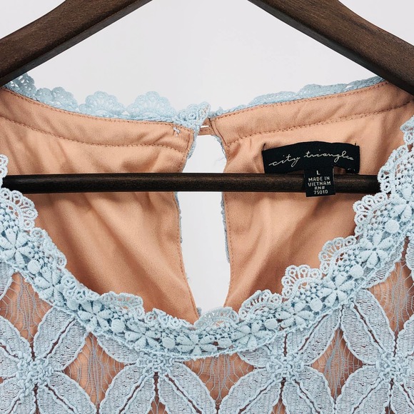 Bodycon City Triangles Sleeveless Blue Crochet Dress with Nude Lining, - Picture 3 of 4